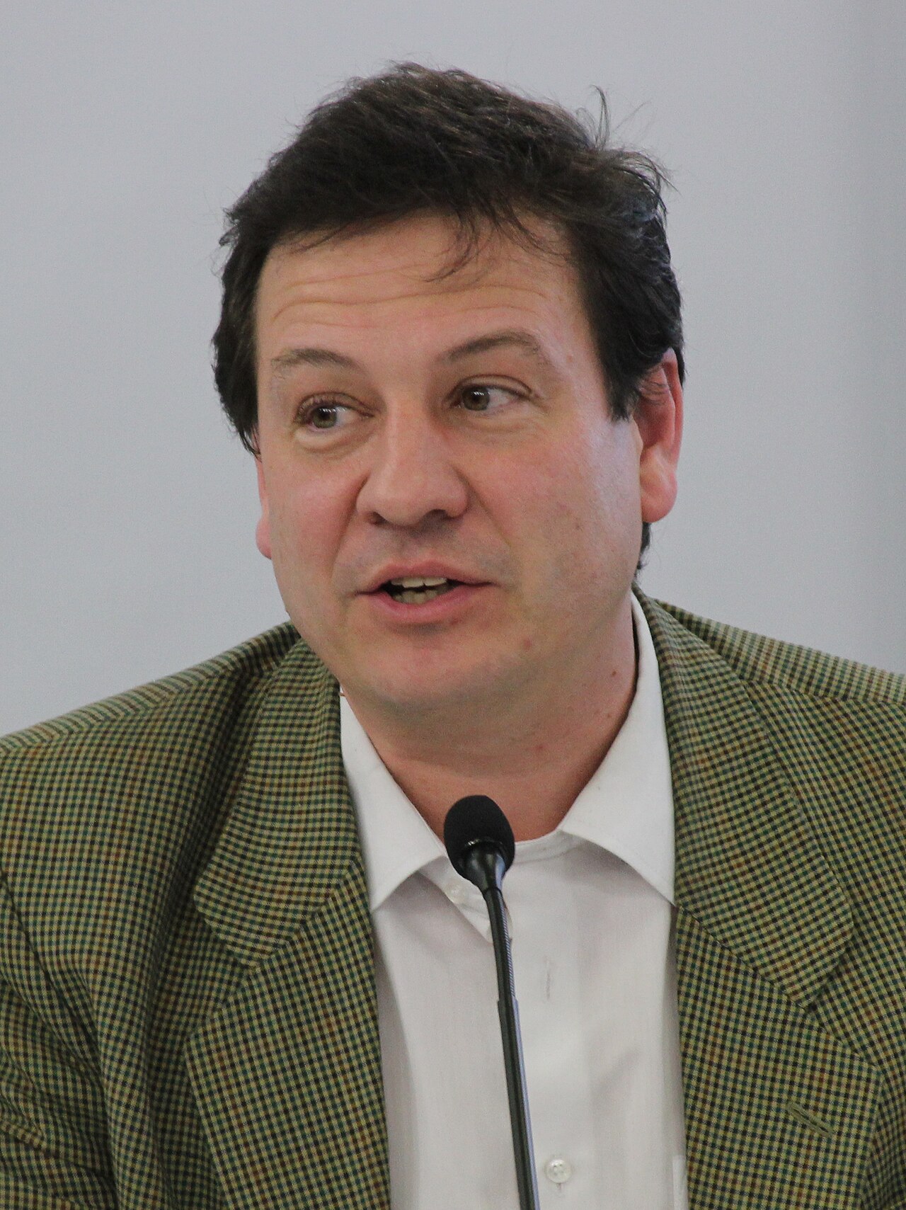 Fernando Paz en una tertulia
